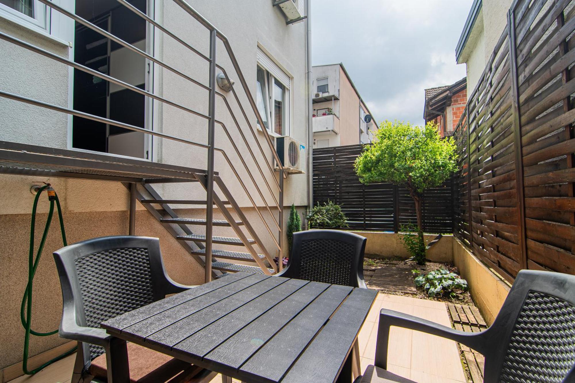 Flexible Selfcheckins 97 - Zagreb - Garden - Parking- Loggia - 2 Bedrooms Exterior foto