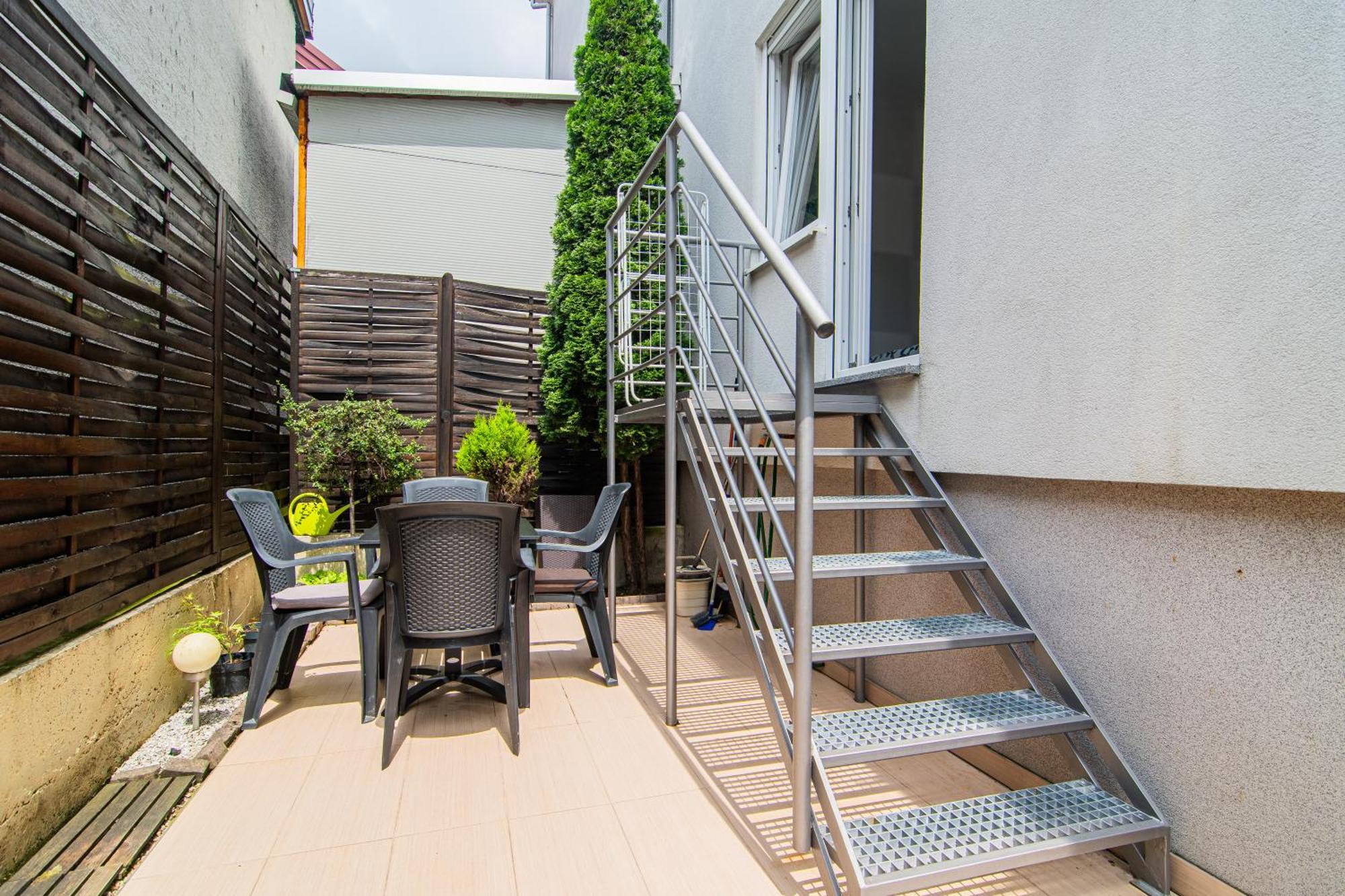 Flexible Selfcheckins 97 - Zagreb - Garden - Parking- Loggia - 2 Bedrooms Exterior foto
